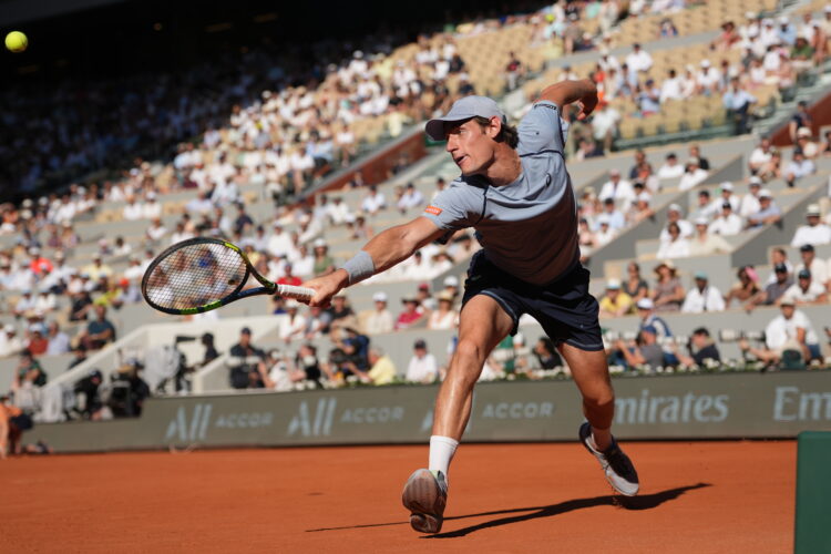 Djokovic Pushed In 4-Set Win Amid Heat Wave At French Open. Rybakina Beaten In Big Day For Ukraine